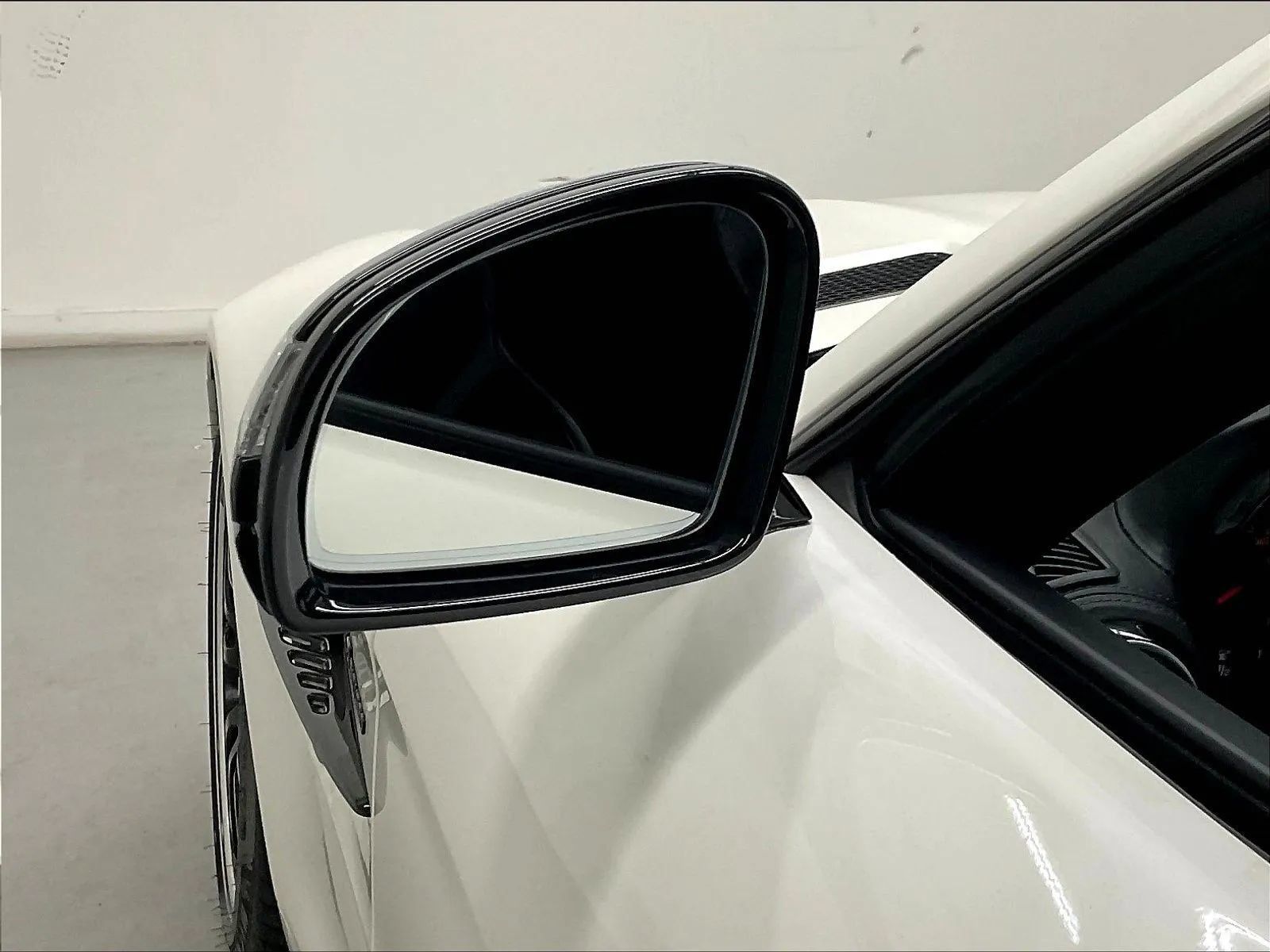 Used 2018 Mercedes-Benz AMG GT R image 40