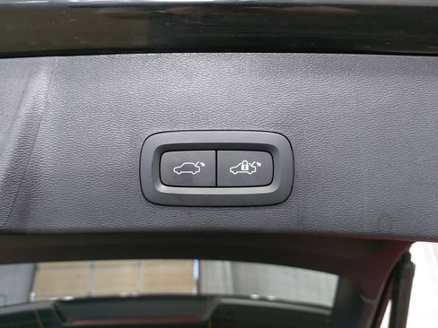 Used 2024 Volvo XC40 B5 Plus w/ Climate Package AWD/4WD image 13