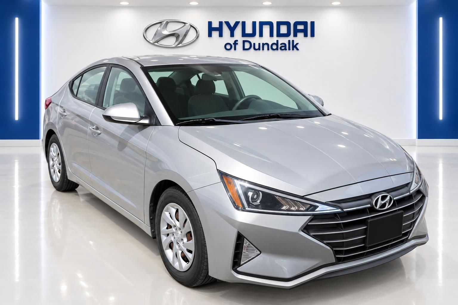 Used 2020 Hyundai Elantra SE FWD image 3