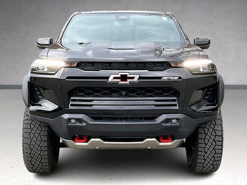 Used 2024 Chevrolet Colorado ZR2 w/ ZR2 Convenience Package III AWD/4WD image 2