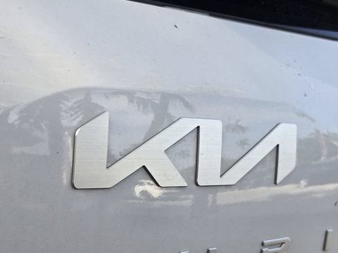 Used 2025 Kia Telluride SX FWD image 9