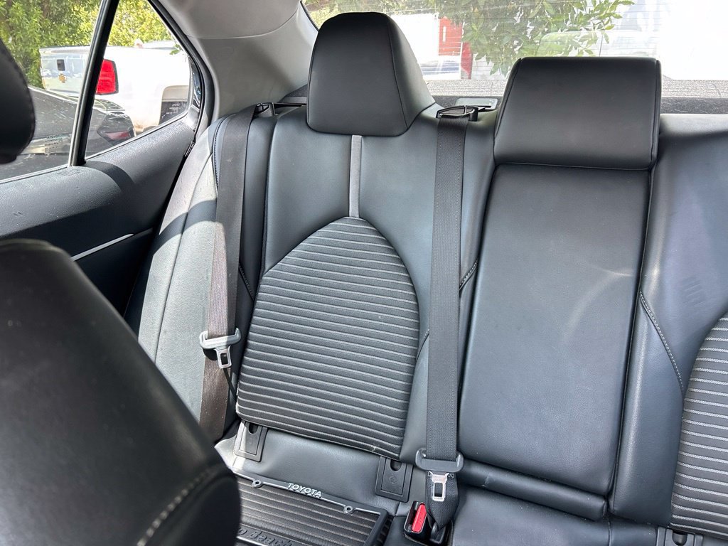 Used 2022 Toyota Camry SE FWD image 9