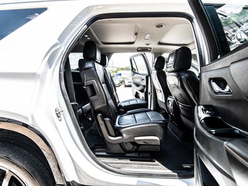 Used 2019 Chevrolet Traverse Premier w/ Redline Edition FWD image 34