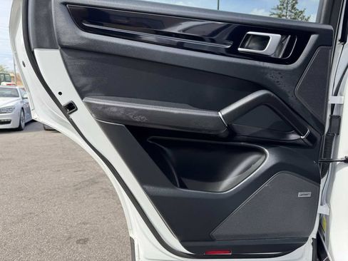 Used 2019 Porsche Cayenne AWD/4WD image 43