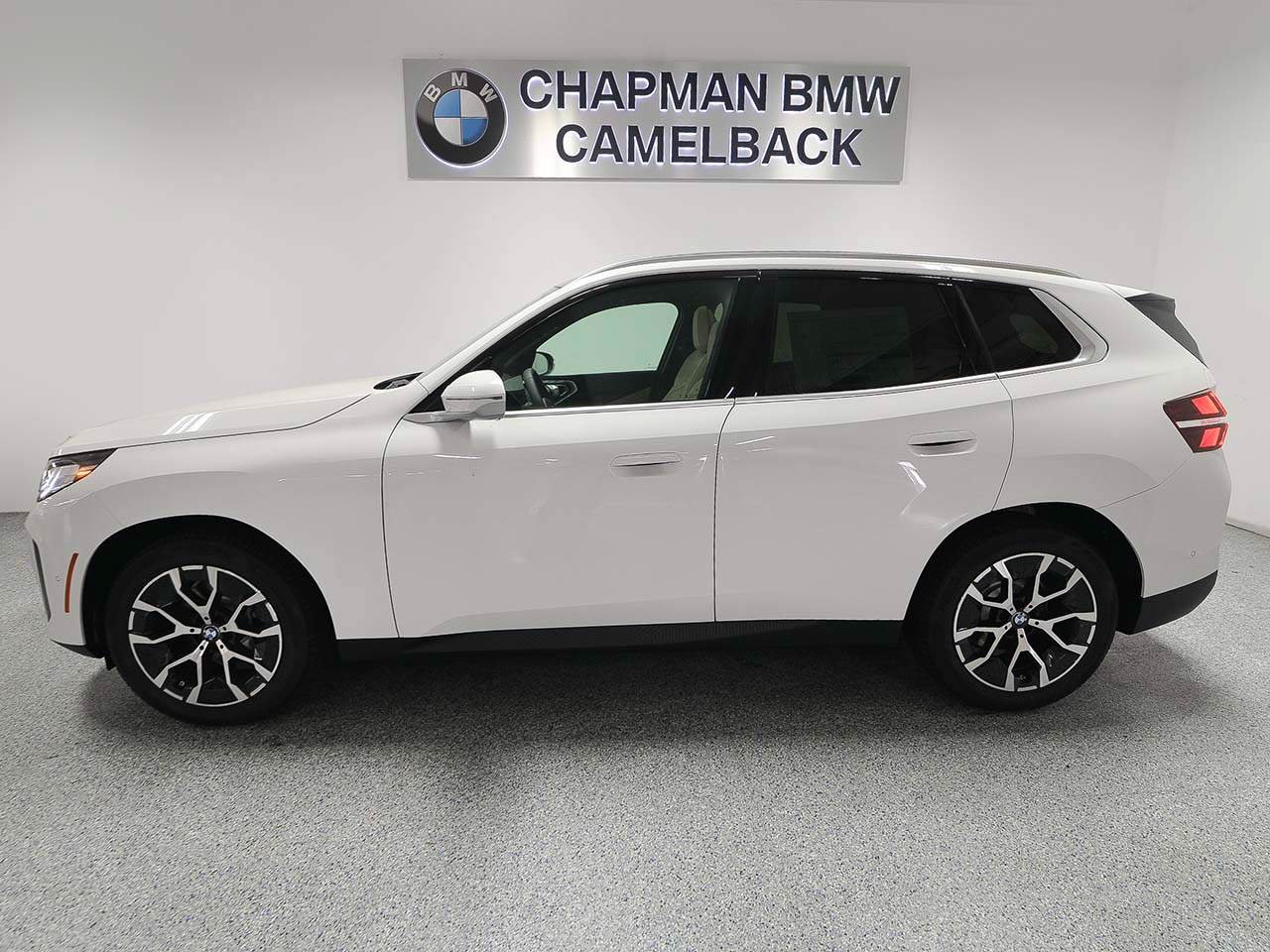 Used 2026 BMW X3 xDrive30i w/ Convenience Package AWD/4WD image 3