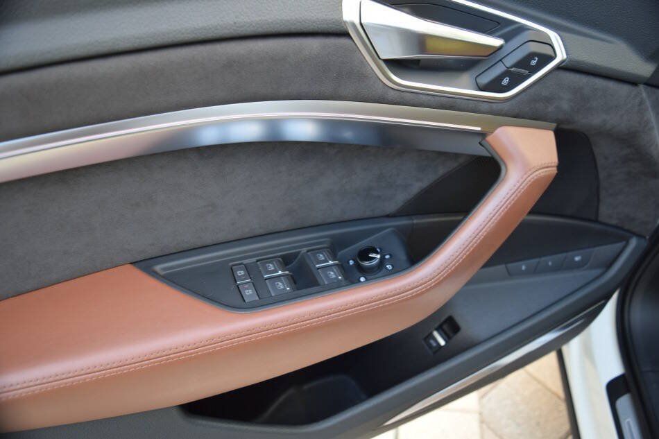 Used 2019 Audi e-tron Prestige w/ Prestige Package AWD/4WD image 73