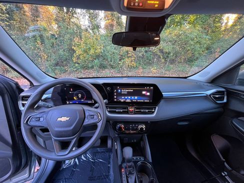 Used 2025 Chevrolet TrailBlazer LT image 29