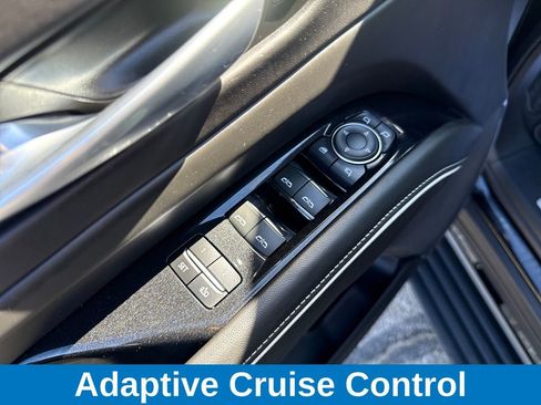 Used 2024 Cadillac Escalade Sport Platinum w/ LPO, ONYX Package image 12