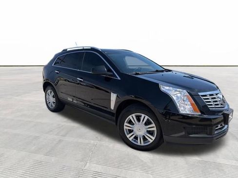Used 2016 Cadillac SRX Luxury image 2
