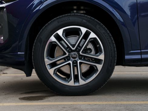 Certified 2025 Audi Q5 Premium w/ Convenience Package image 30