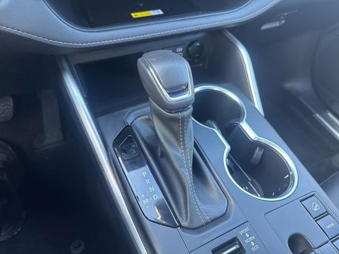 Used 2023 Toyota Highlander L image 32