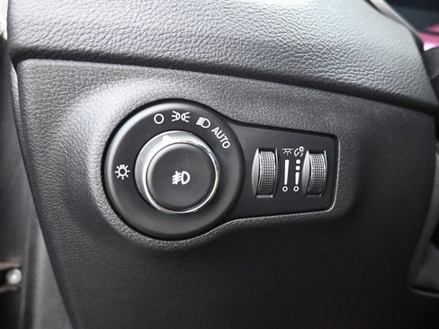 Used 2018 Jeep Compass Latitude w/ Popular Equipment Group image 7