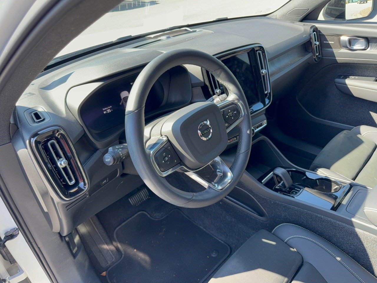 Used 2023 Volvo C40 P8 Recharge Ultimate AWD/4WD image 4