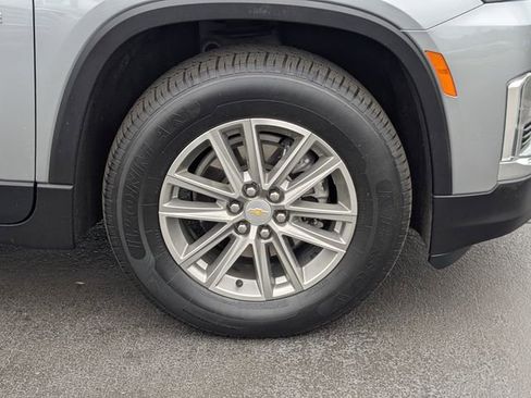 Used 2023 Chevrolet Traverse LT FWD image 12