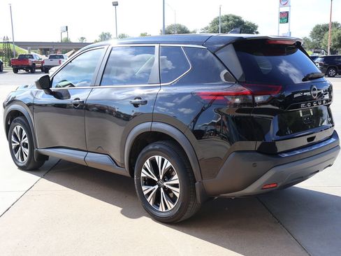 Used 2023 Nissan Rogue SV FWD image 9