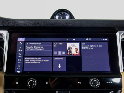 Certified 2023 Porsche Macan image 17