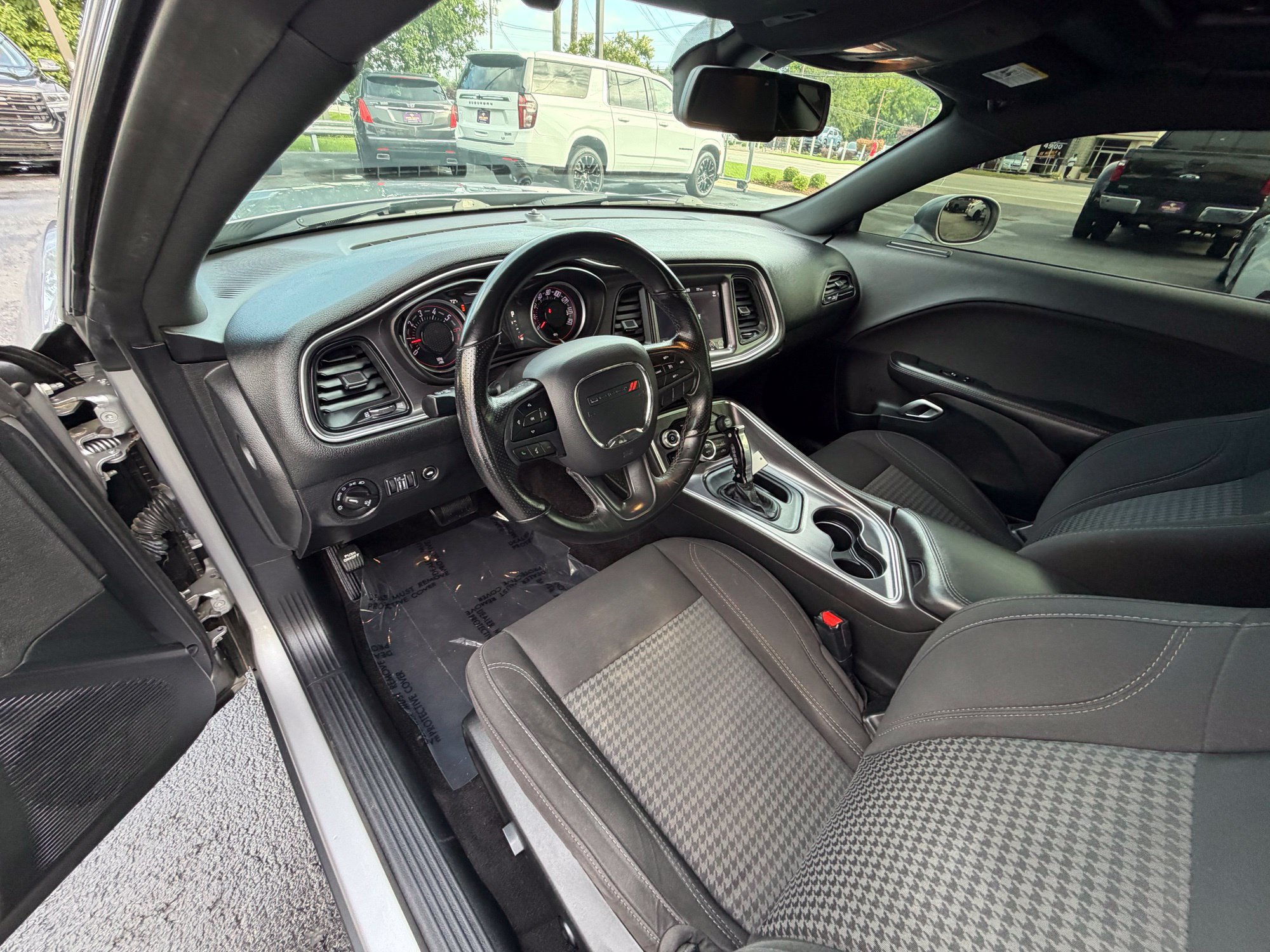 Used 2018 Dodge Challenger R/T RWD image 17