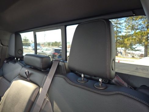 Used 2023 GMC Sierra 2500 Denali w/ Denali Ultimate Package image 15