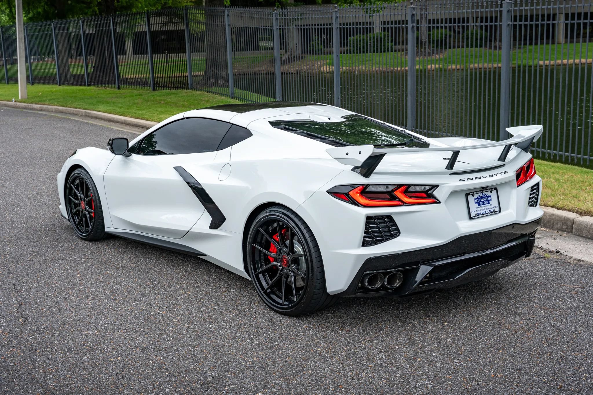 Used 2023 Chevrolet Corvette Stingray Premium Cpe w/ Z51 Performance Package RWD image 31