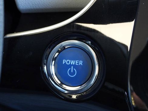 Used 2017 Toyota Prius Two image 44