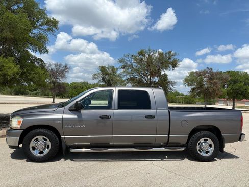 Used 2006 Dodge Ram 1500 Truck SLT w/ Trailer Tow Group RWD image 2