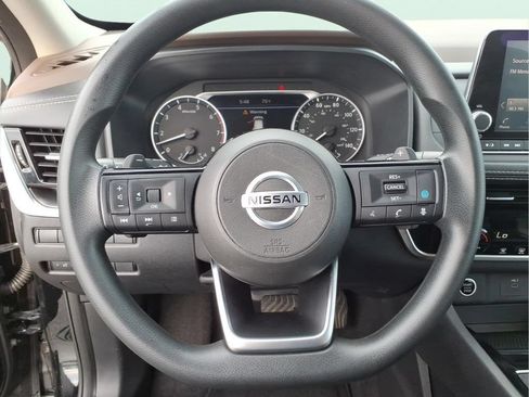 Used 2021 Nissan Rogue SV FWD image 18