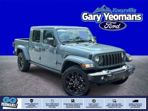 Used 2025 Jeep Gladiator Sport AWD/4WD image 1