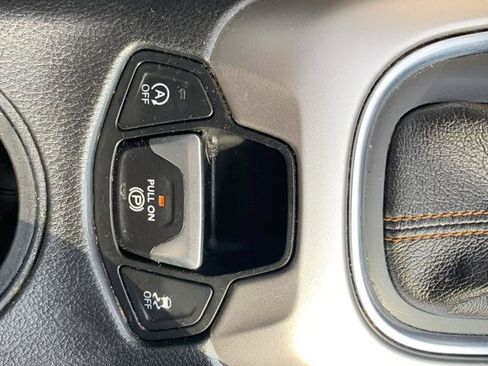 Used 2018 Jeep Compass Latitude w/ Popular Equipment Group AWD/4WD image 18