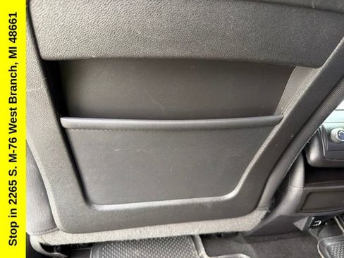 Used 2017 Chevrolet Traverse LT w/ Style and Technology Package FWD image 19