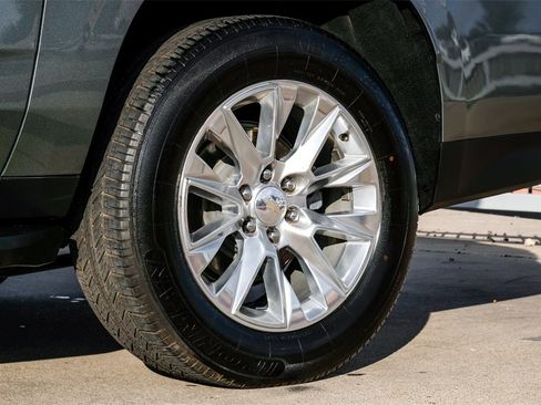 Used 2023 Chevrolet Suburban Premier image 59