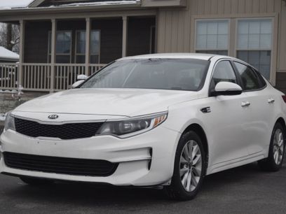 Used 2018 Kia Optima LX w/ 17" Alloy Wheels Package