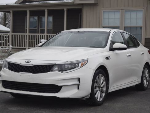 Used 2018 Kia Optima LX w/ 17" Alloy Wheels Package image 1