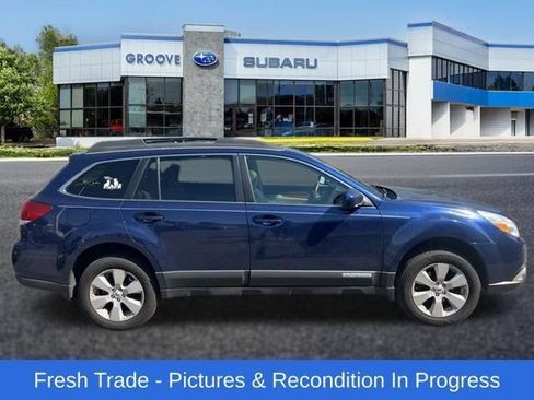 Used 2011 Subaru Outback 2.5i Limited w/ PWR Moonroof Pkg AWD/4WD image 6