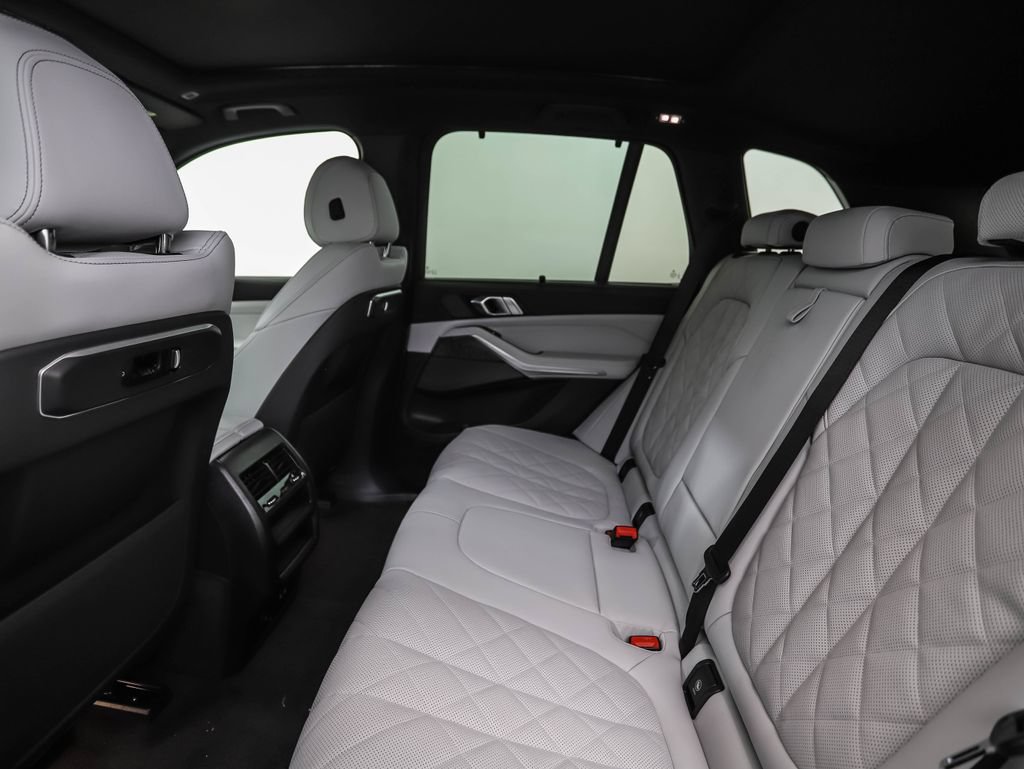 Used 2026 BMW X5 xDrive40i w/ Executive Package AWD/4WD image 22