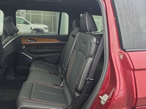 Used 2024 Jeep Grand Cherokee L Summit AWD/4WD image 18