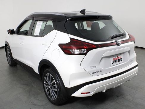 Certified 2022 Nissan Kicks SV image 4