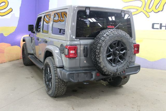 Used 2019 Jeep Wrangler Unlimited Sahara w/ Dual Top Group AWD/4WD image 6