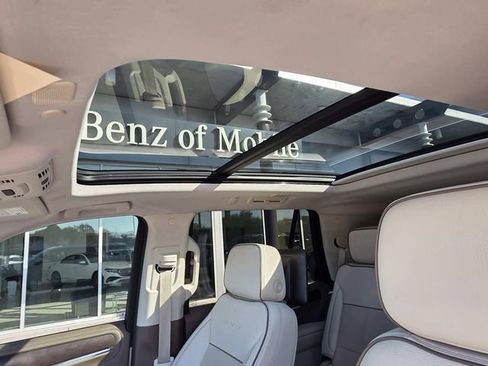 Used 2021 GMC Yukon Denali w/ Denali Ultimate Package image 12