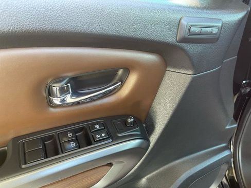 Used 2016 Nissan Titan Platinum Reserve image 27