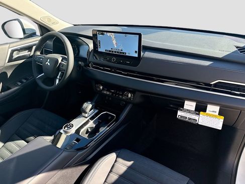New 2026 Mitsubishi Outlander SE image 30