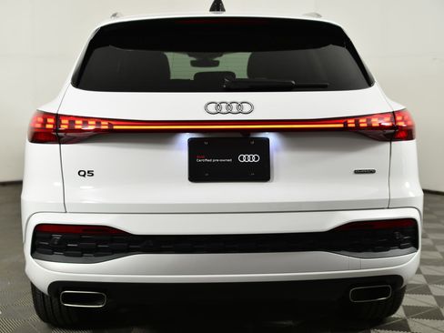 Certified 2025 Audi Q5 Premium w/ Convenience Package image 8