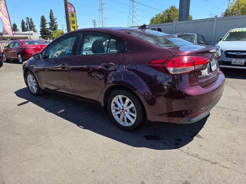 Used 2017 Kia Forte LX w/ LX Popular Package FWD image 2