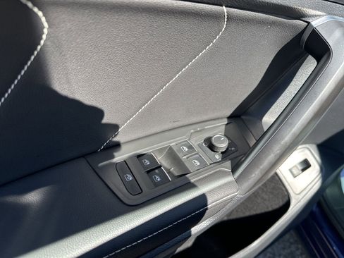 Certified 2022 Volkswagen Tiguan SEL R-Line image 18