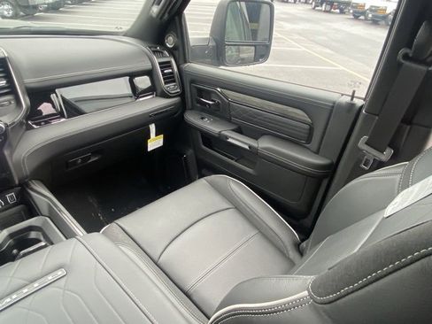 New 2026 RAM 2500 Limited image 37