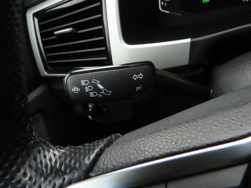 Used 2021 Volkswagen Atlas SEL Premium image 40