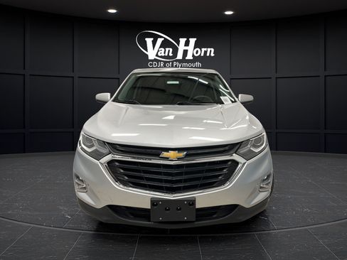 Used 2020 Chevrolet Equinox LT w/ LPO, Floor Liner Package FWD image 2