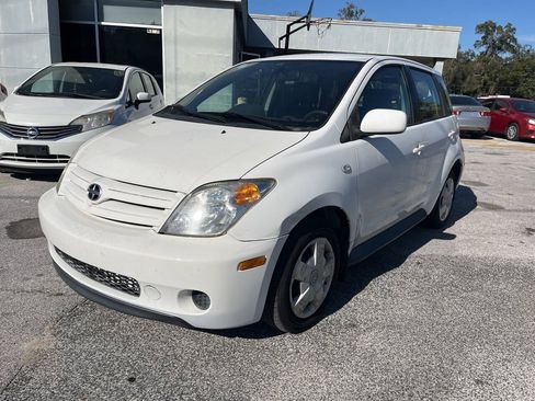 Used 2005 Scion xA FWD image 1