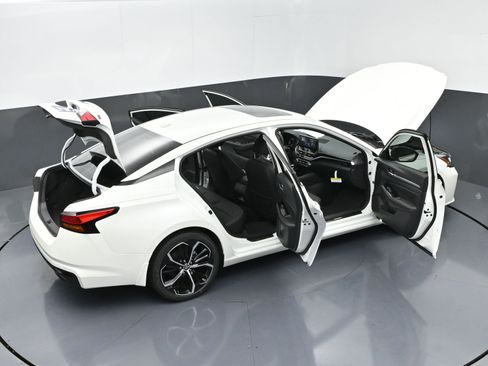 New 2025 Nissan Altima 2.5 SR w/ SR Premium Package image 45