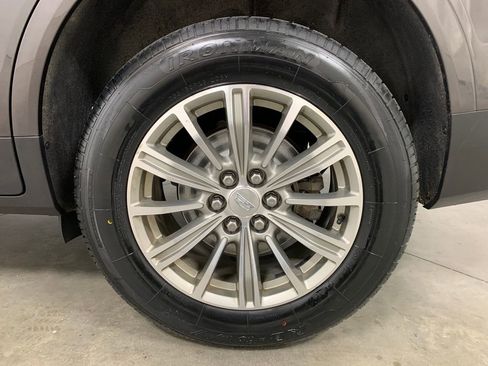 Used 2018 Cadillac XT5 Luxury w/ Driver Awareness Package image 24