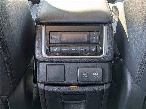 Used 2022 Subaru Ascent Limited w/ Technology Package image 17